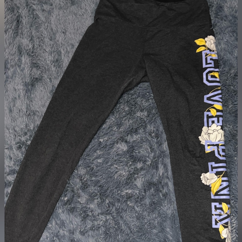 Pink active leggings
